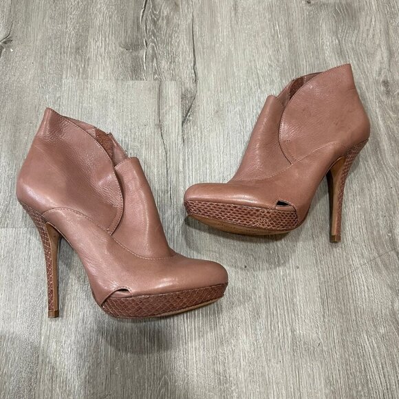 Vero Cuoio Dusty Pink Leather Bootie Heels Women's Size 8.5 - Picture 1 of 8